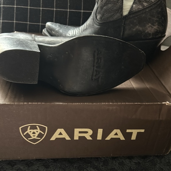 Ariat cowgirl boots size 8 new in box - Picture 3 of 9